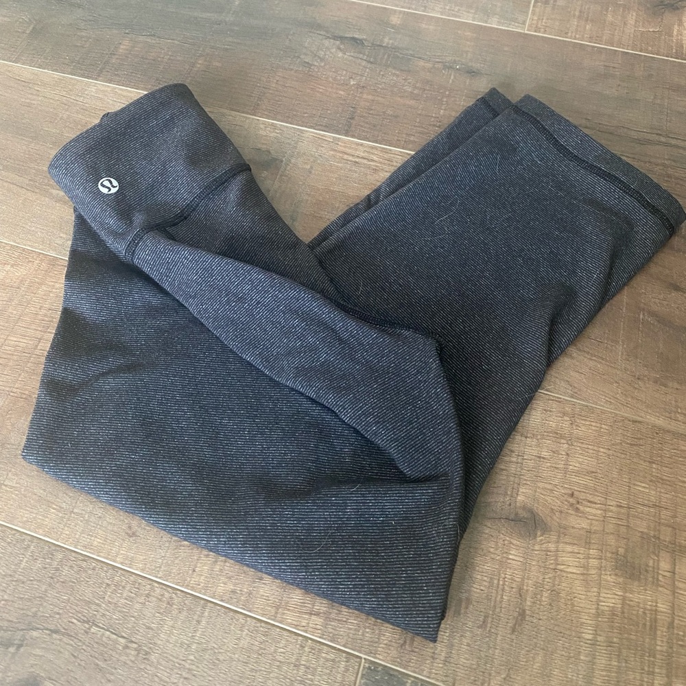 Lululemon 21” Capri Stripe Womens Sz 12